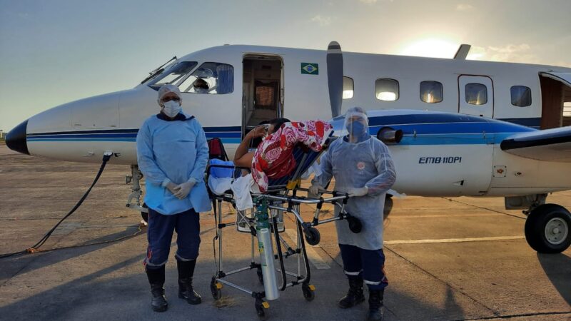 Secretaria Estadual de Saúde faz a primeira transferência aérea de pacientes de Covid-19